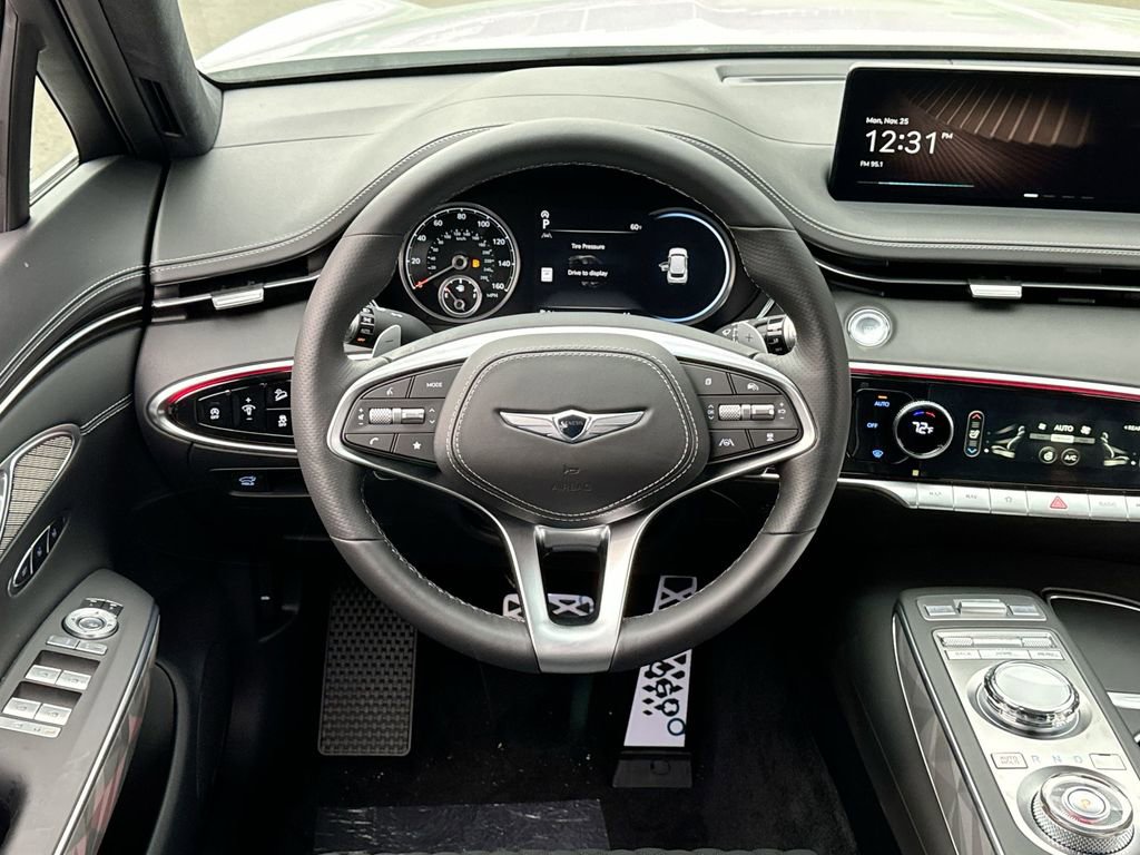 Used 2025 Genesis GV70 3.5T Sport w/ Sport Advanced Package image 17