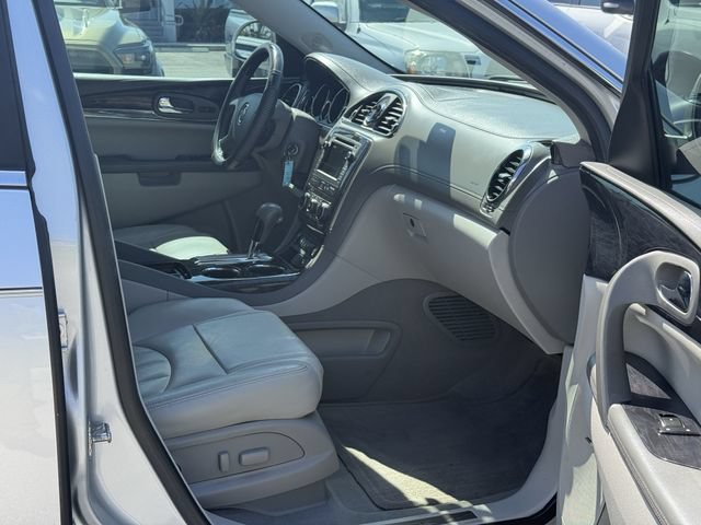 Used 2017 Buick Enclave Leather FWD image 16