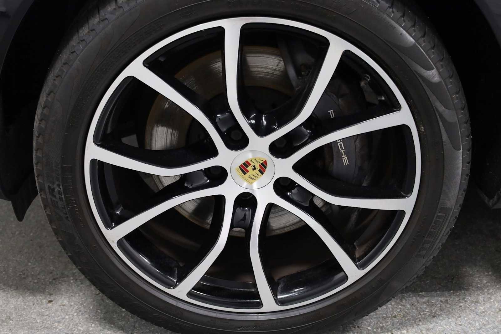 Used 2022 Porsche Cayenne image 39