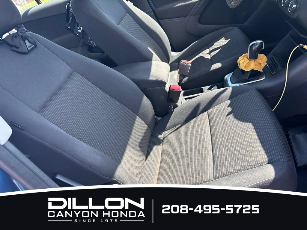 Used 2018 Volkswagen Tiguan Limited w/ Alloy Wheels Package AWD/4WD image 19