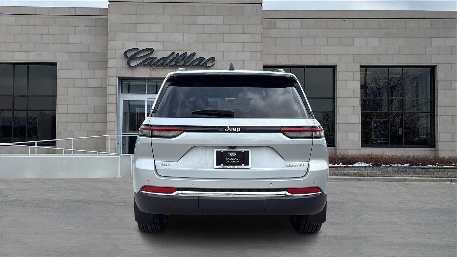 Used 2022 Jeep Grand Cherokee Limited image 6