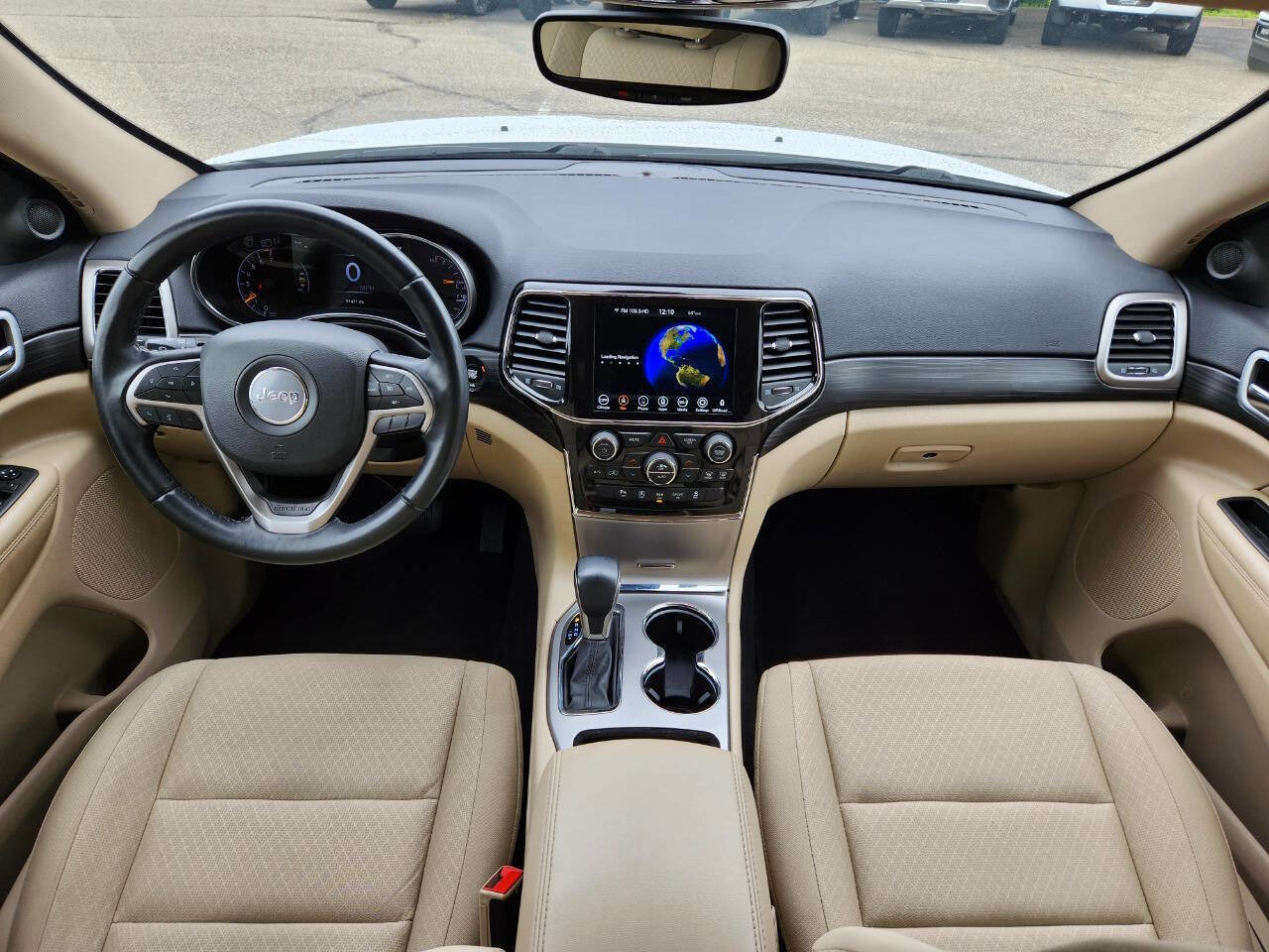 Used 2022 Jeep Grand Cherokee Laredo E image 3