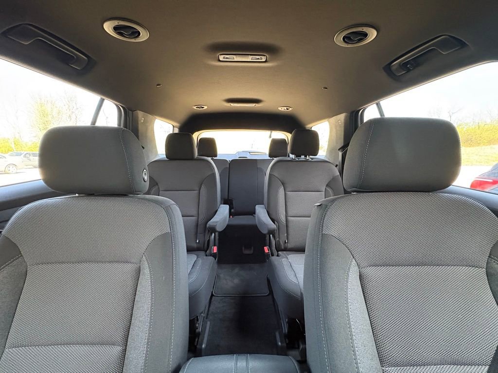 Used 2022 Chevrolet Traverse LT FWD image 37