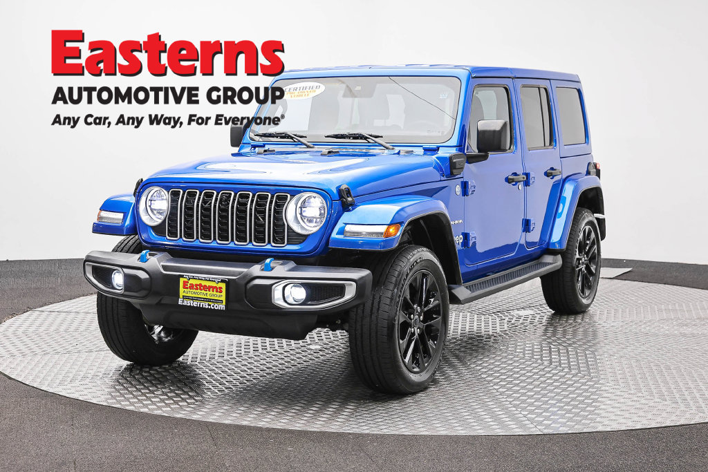 Used 2024 Jeep Wrangler Unlimited Sahara w/ Technology Group AWD/4WD image 1