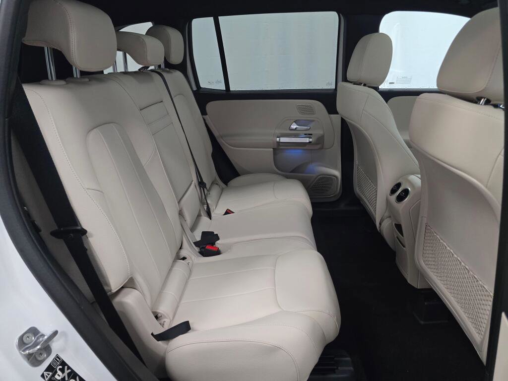 New 2026 Mercedes-Benz GLB 250 4MATIC image 23