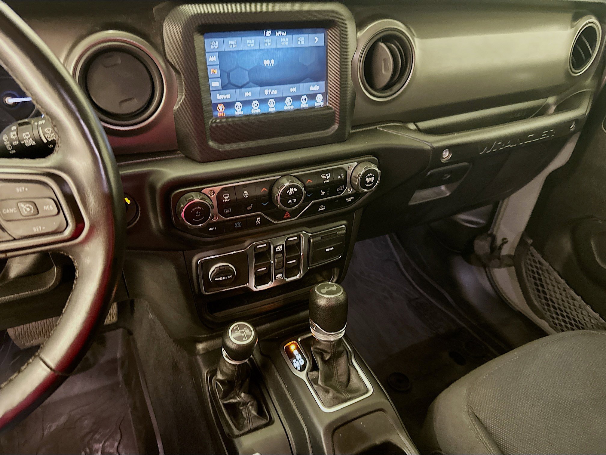 Used 2023 Jeep Wrangler Unlimited w/ Cold Weather Group AWD/4WD image 25