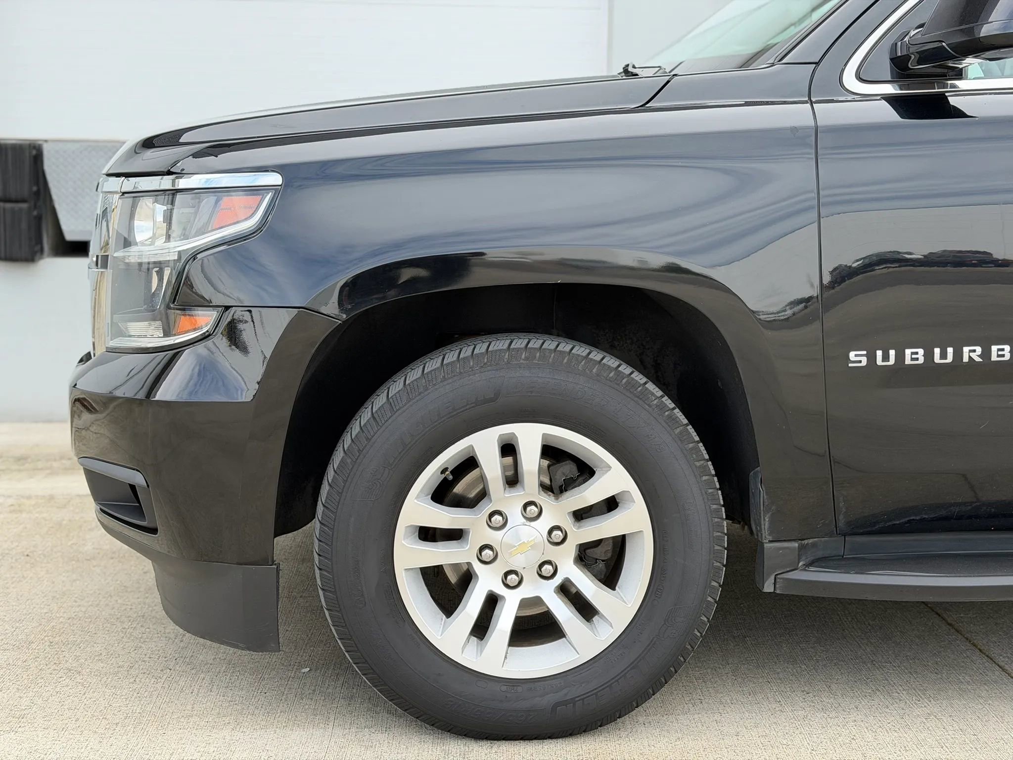 Used 2018 Chevrolet Suburban LT AWD/4WD image 34