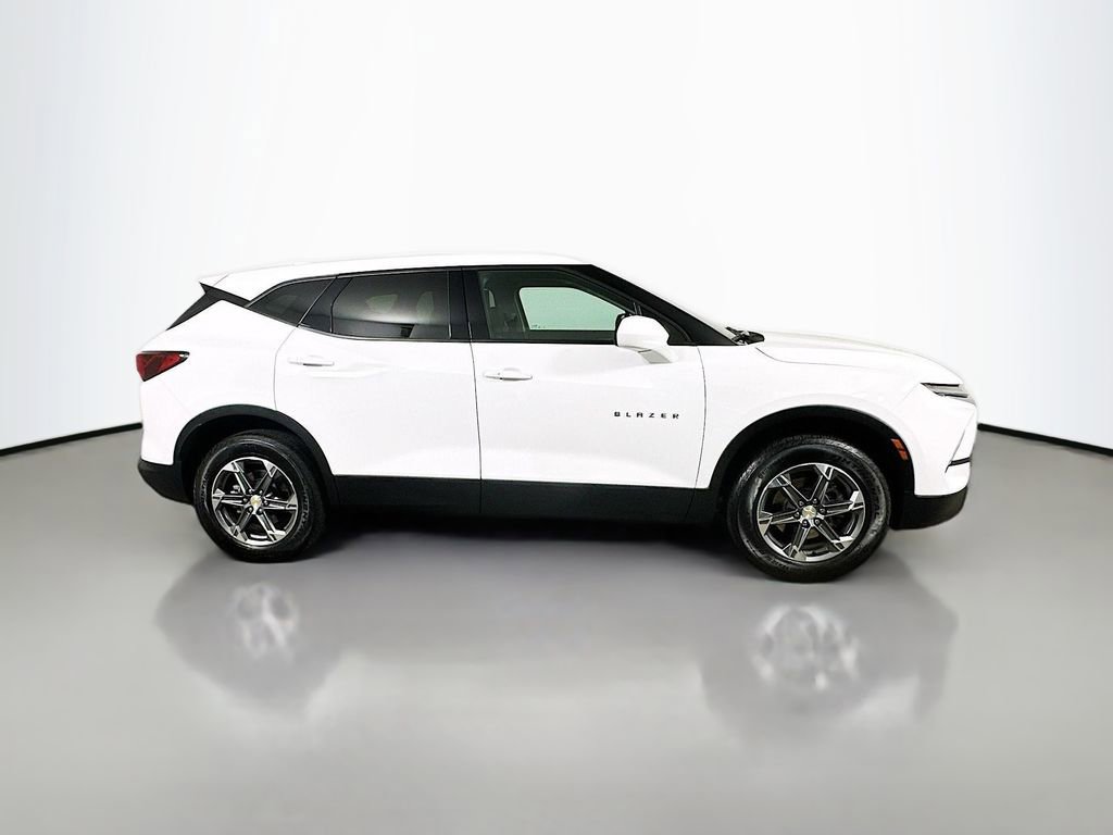 Used 2024 Chevrolet Blazer LT FWD image 7