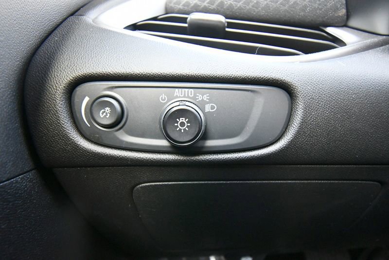Used 2025 Chevrolet Malibu LT FWD image 21