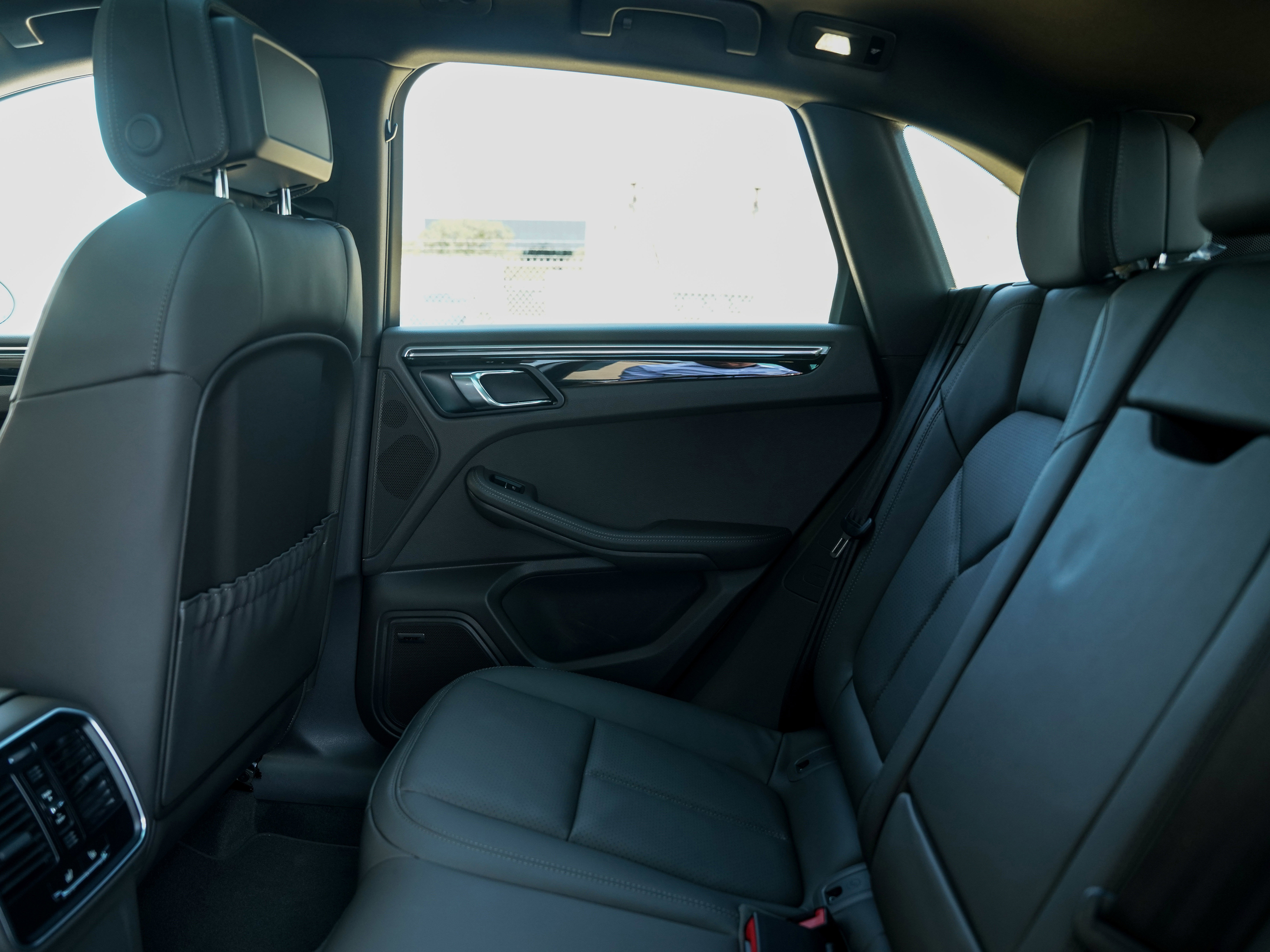 New 2026 Porsche Macan image 28