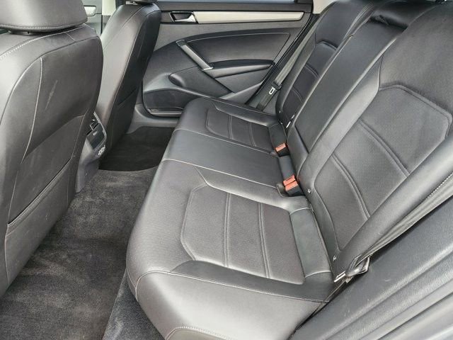 Used 2021 Volkswagen Passat 2.0T SE FWD image 29