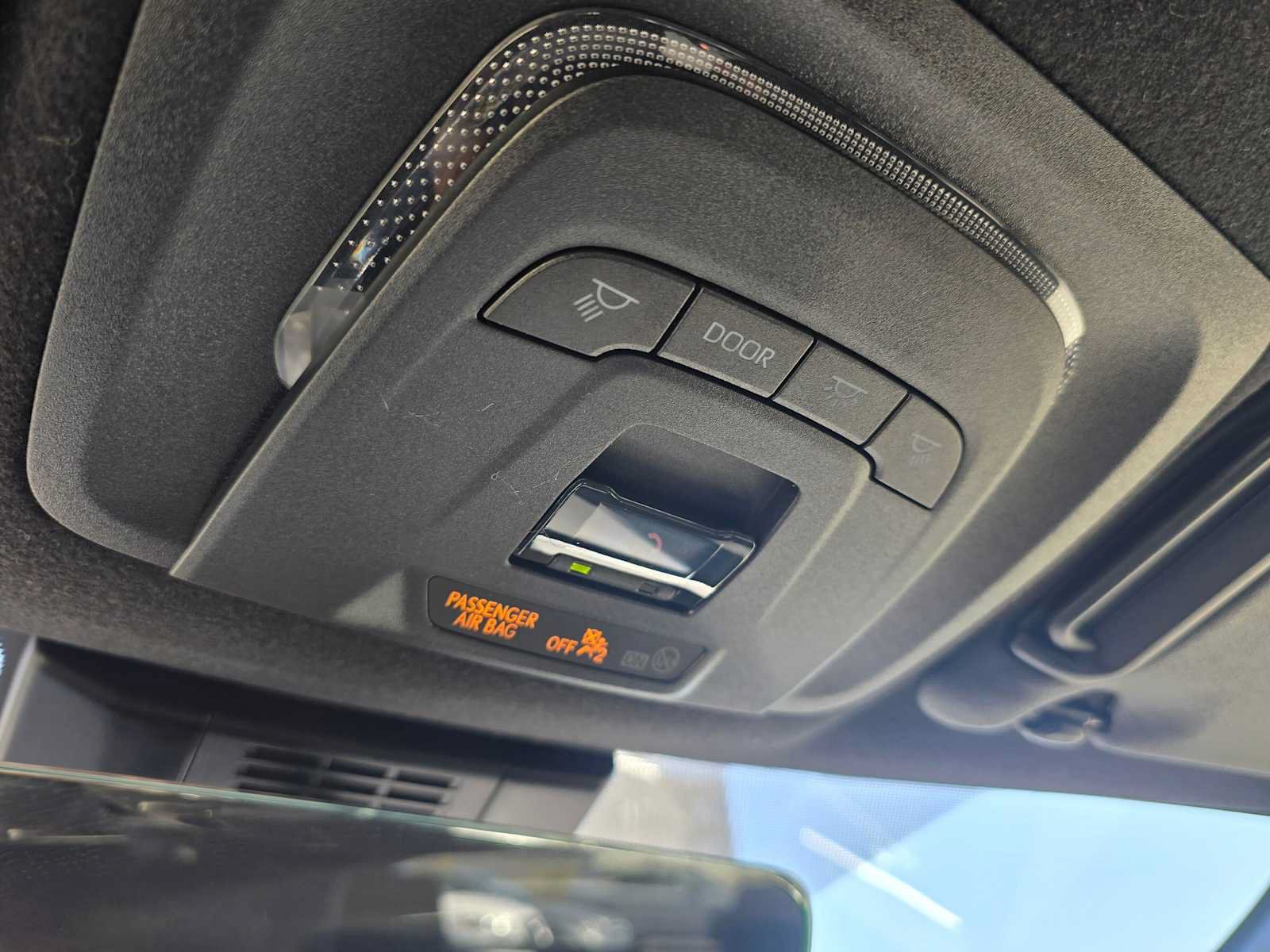 Used 2025 Toyota Corolla SE FWD image 32