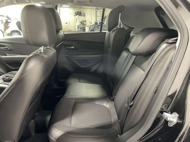 Used 2020 Chevrolet Trax LT w/ LT Convenience Package image 23