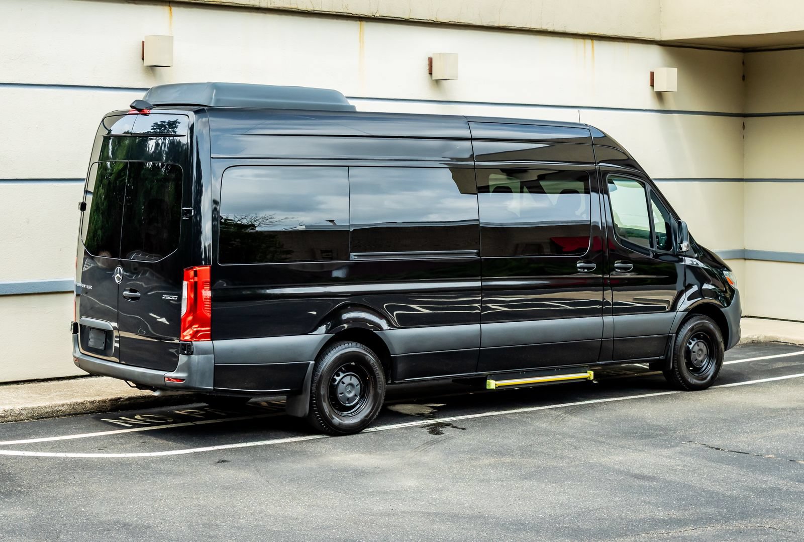 Used 2022 Mercedes-Benz Sprinter 2500 image 8
