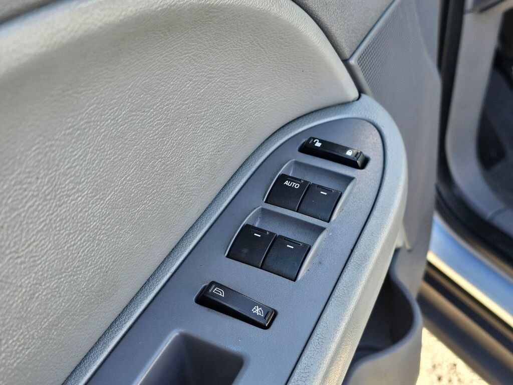 Used 2005 Ford Freestyle SE image 26