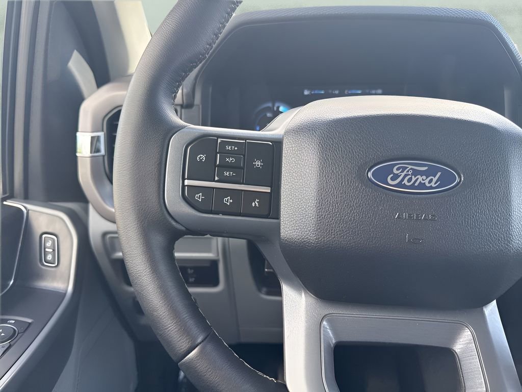 Used 2025 Ford F150 Lightning XLT AWD/4WD image 16