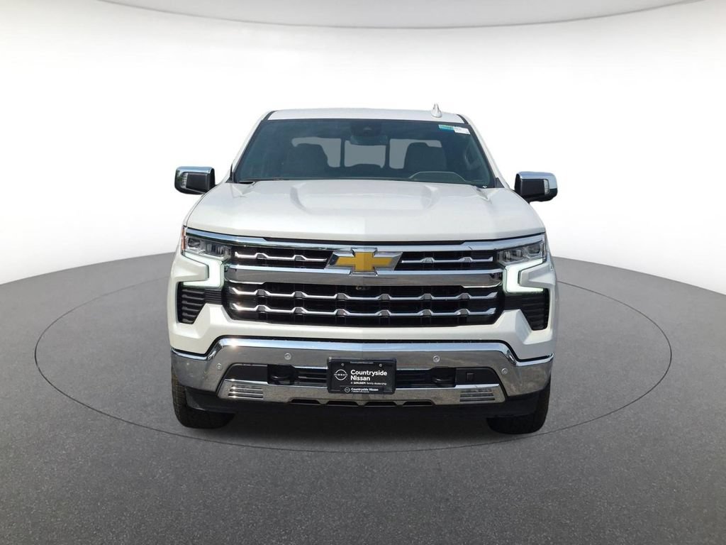 Used 2023 Chevrolet Silverado 1500 LTZ AWD/4WD image 2