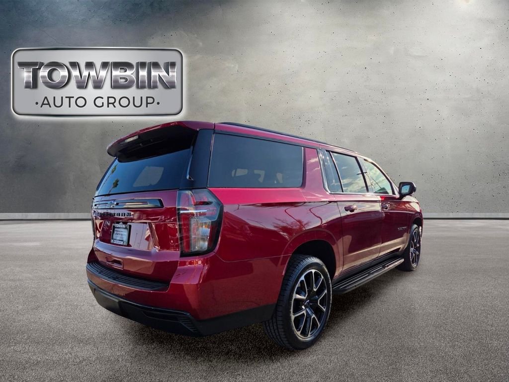 Used 2023 Chevrolet Suburban RST AWD/4WD image 4