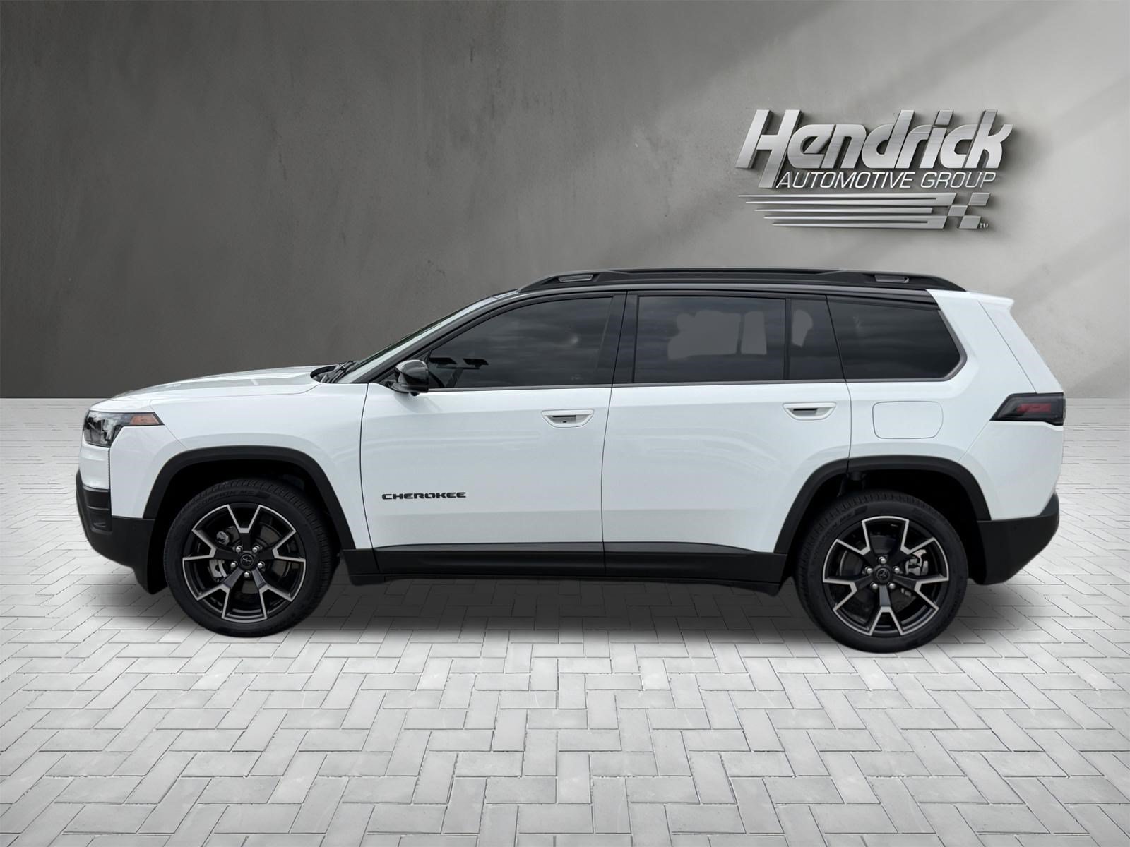 Used 2026 Jeep Cherokee Overland w/ Trailer Tow Group AWD/4WD image 7