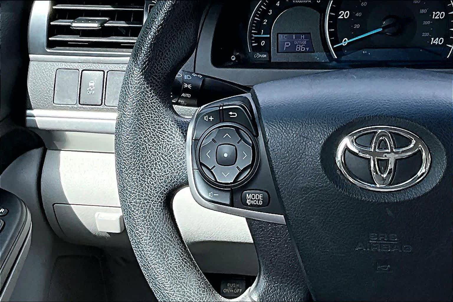 Used 2012 Toyota Camry LE FWD image 22