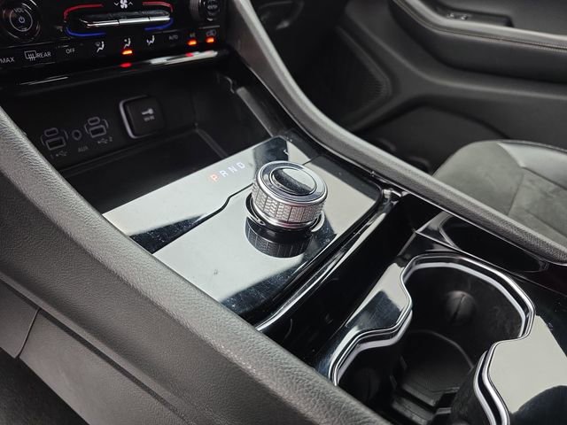 Used 2023 Jeep Grand Cherokee L Laredo image 39