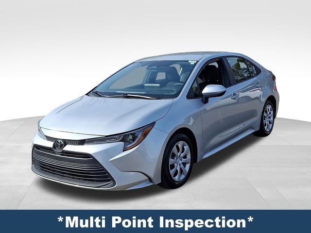 Used 2025 Toyota Corolla LE FWD image 4