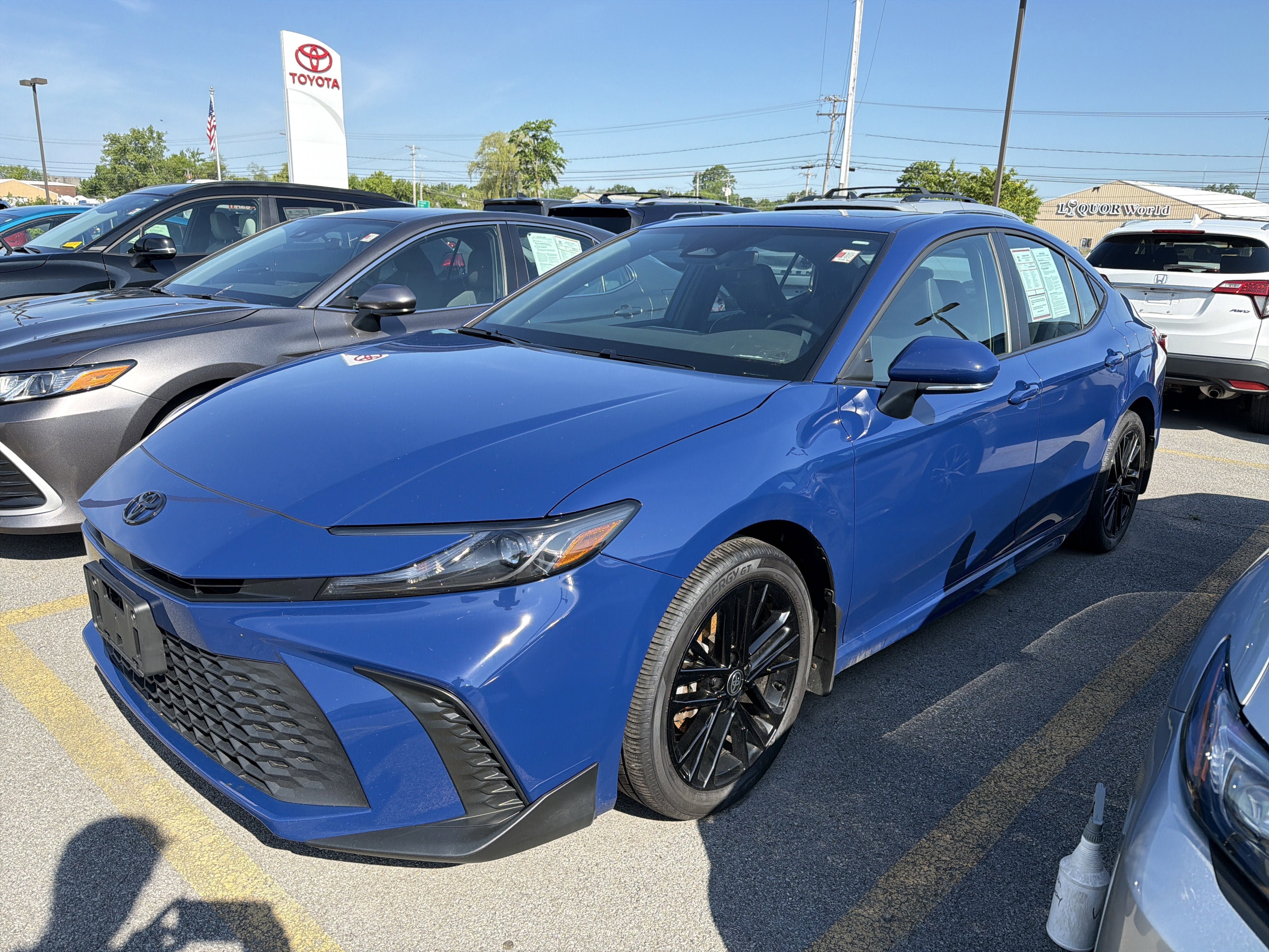 Used 2025 Toyota Camry SE w/ Multimedia Upgrade Package AWD/4WD image 4