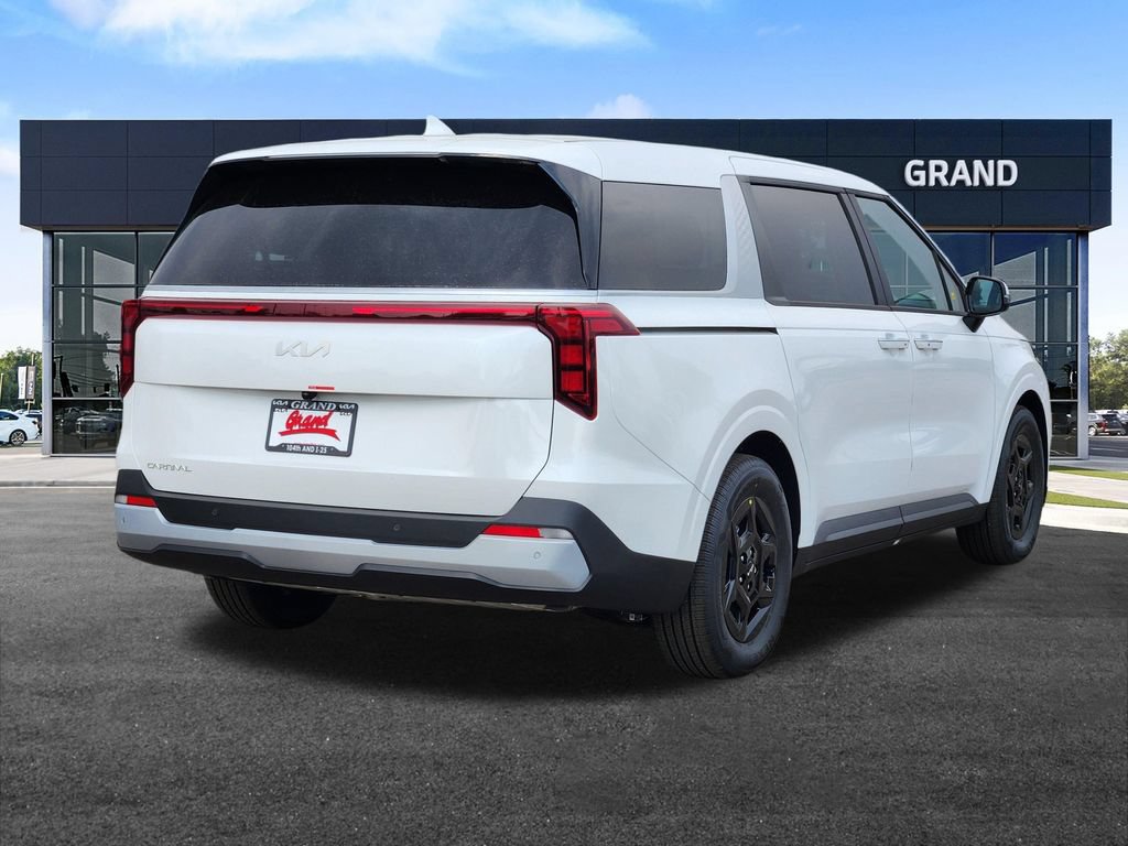 New 2027 Kia Carnival FWD image 5