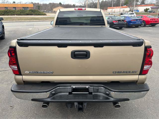 Used 2005 Chevrolet Silverado 1500 LS w/ Light Duty Power Package AWD/4WD image 10