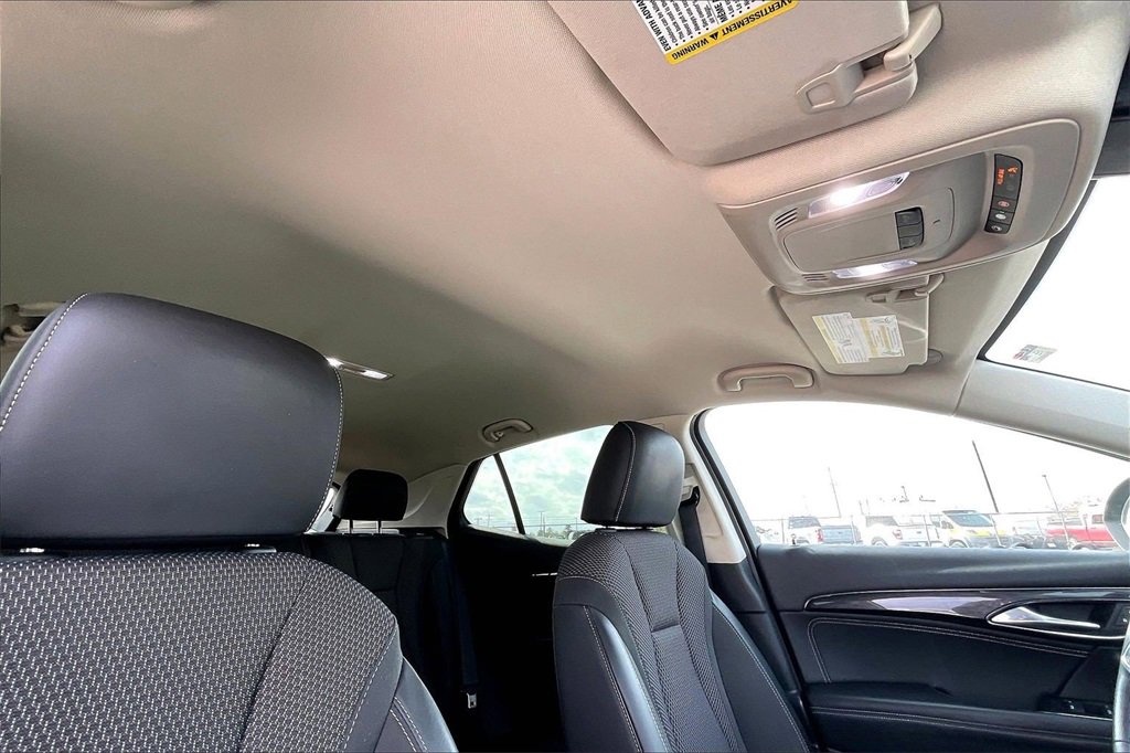 Used 2022 Buick Envision Preferred image 28