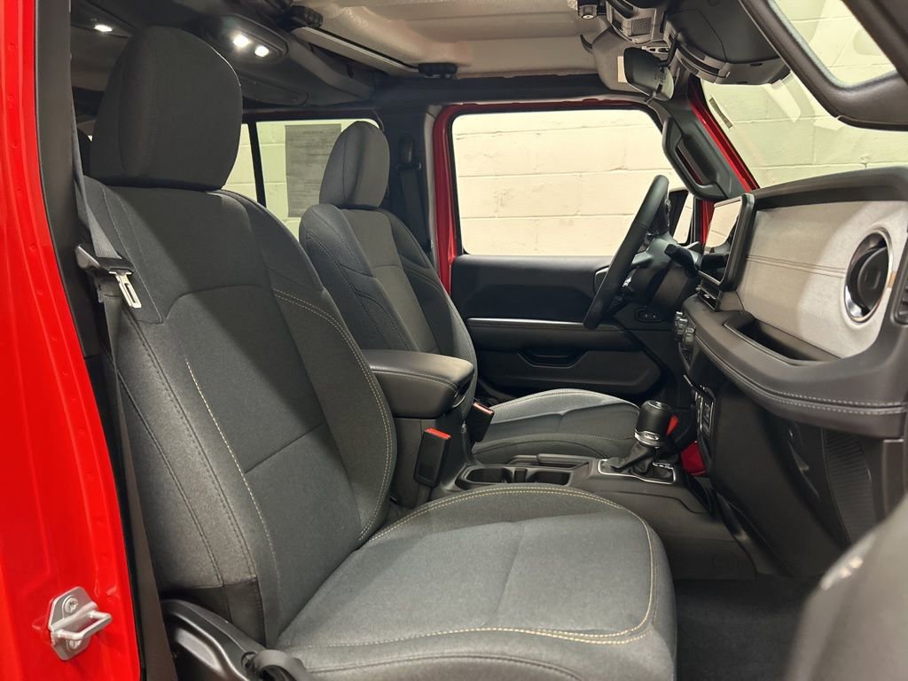 Used 2025 Jeep Wrangler Unlimited Sahara image 10