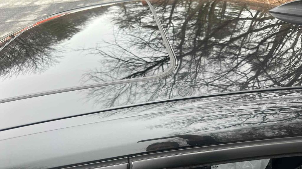 Used 2020 BMW 330i xDrive Sedan w/ Driving Assistance Package image 11