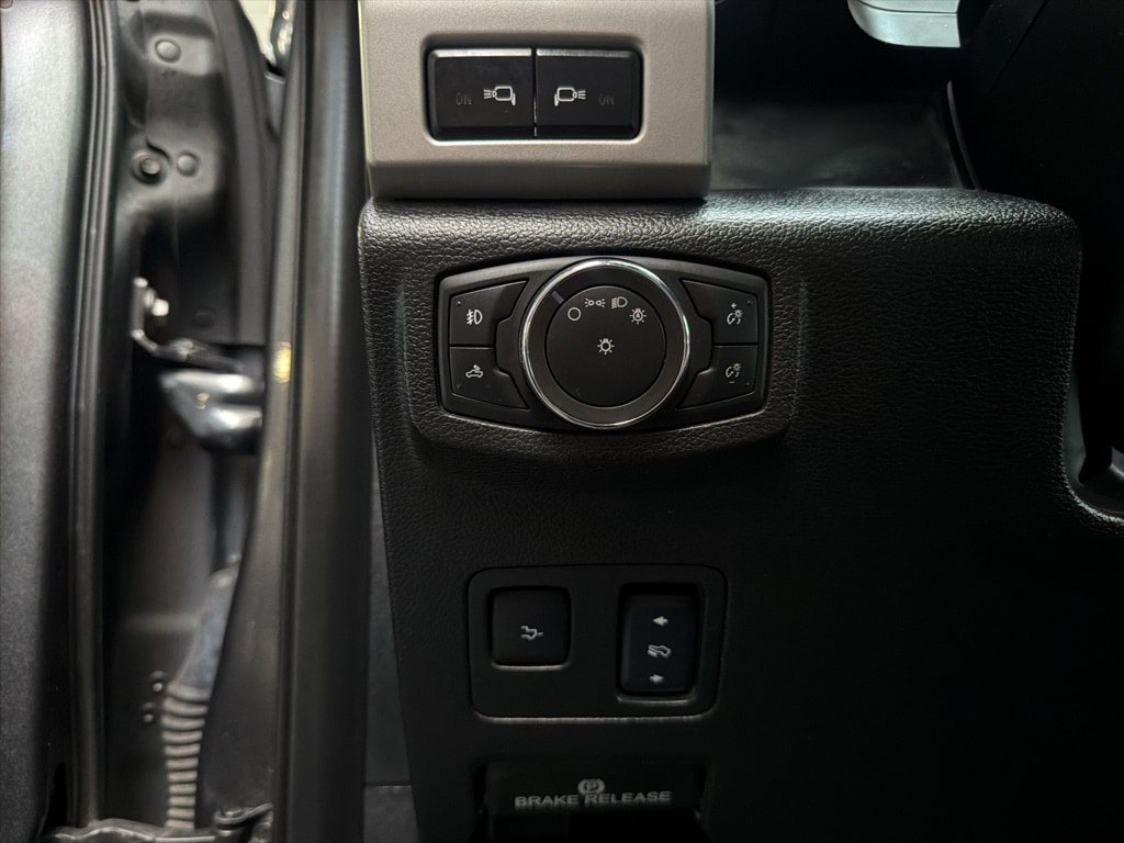 Used 2017 Ford F250 Lariat w/ Lariat Ultimate Package AWD/4WD image 26
