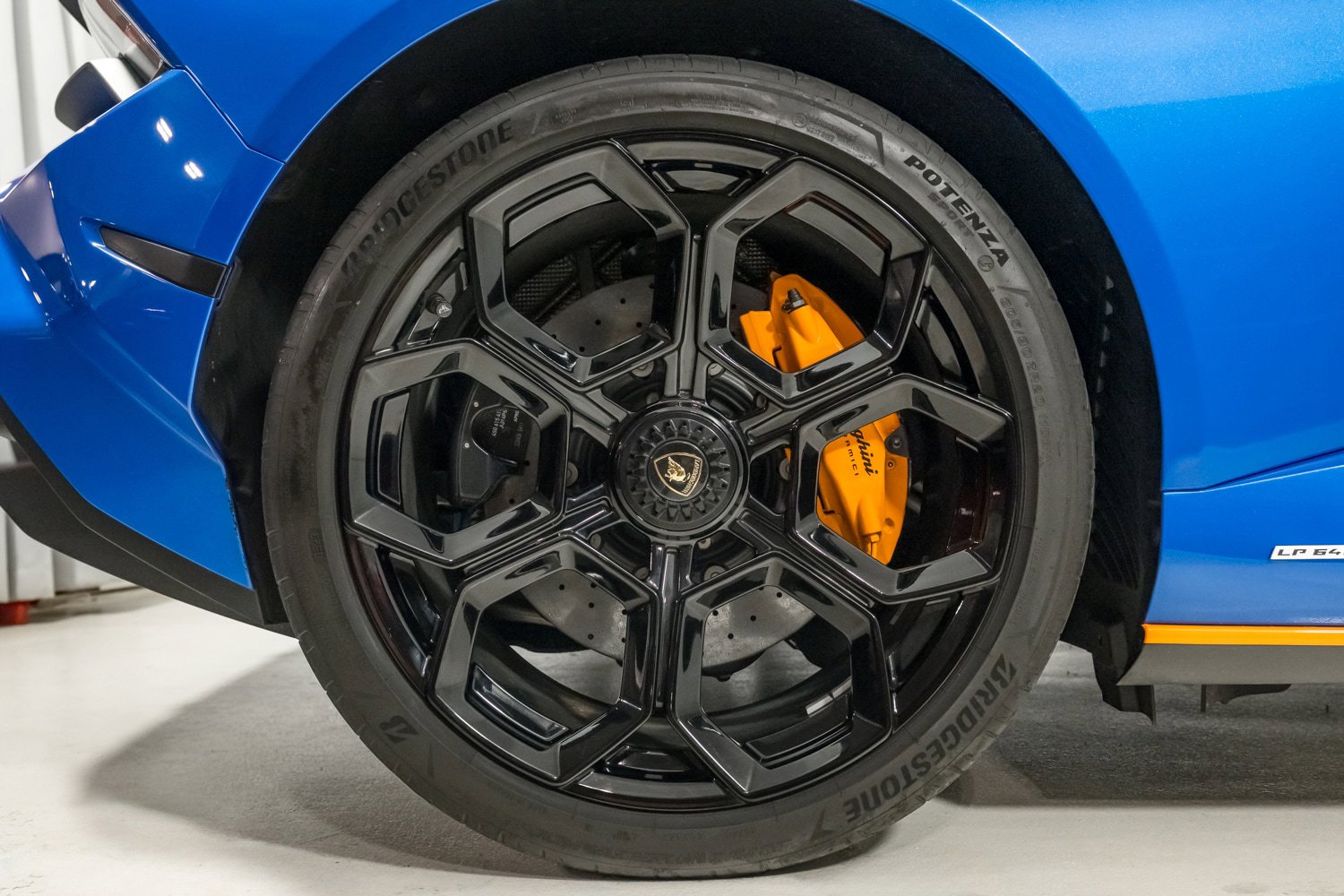 Used 2023 Lamborghini Huracan Tecnica image 13