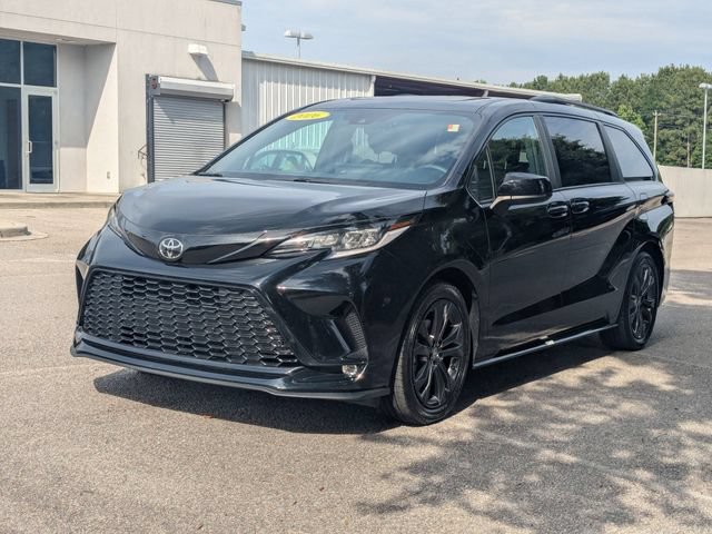 Certified 2026 Toyota Sienna XSE FWD image 7