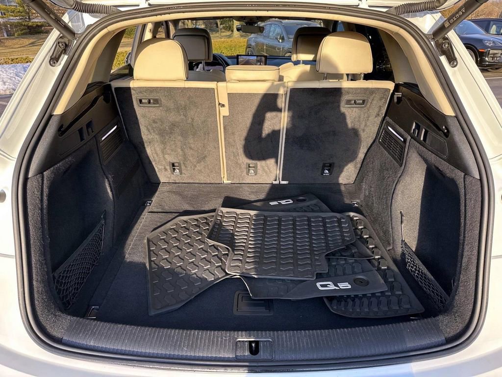Used 2021 Audi Q5 2.0T Premium Plus w/ Premium Plus Package image 9