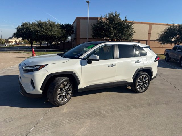 Used 2022 Toyota RAV4 Limited FWD image 7