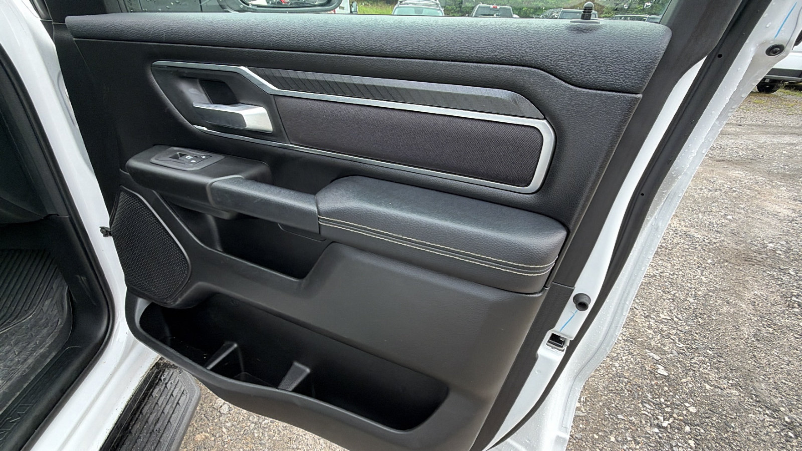 Used 2025 RAM 1500 Big Horn AWD/4WD image 18