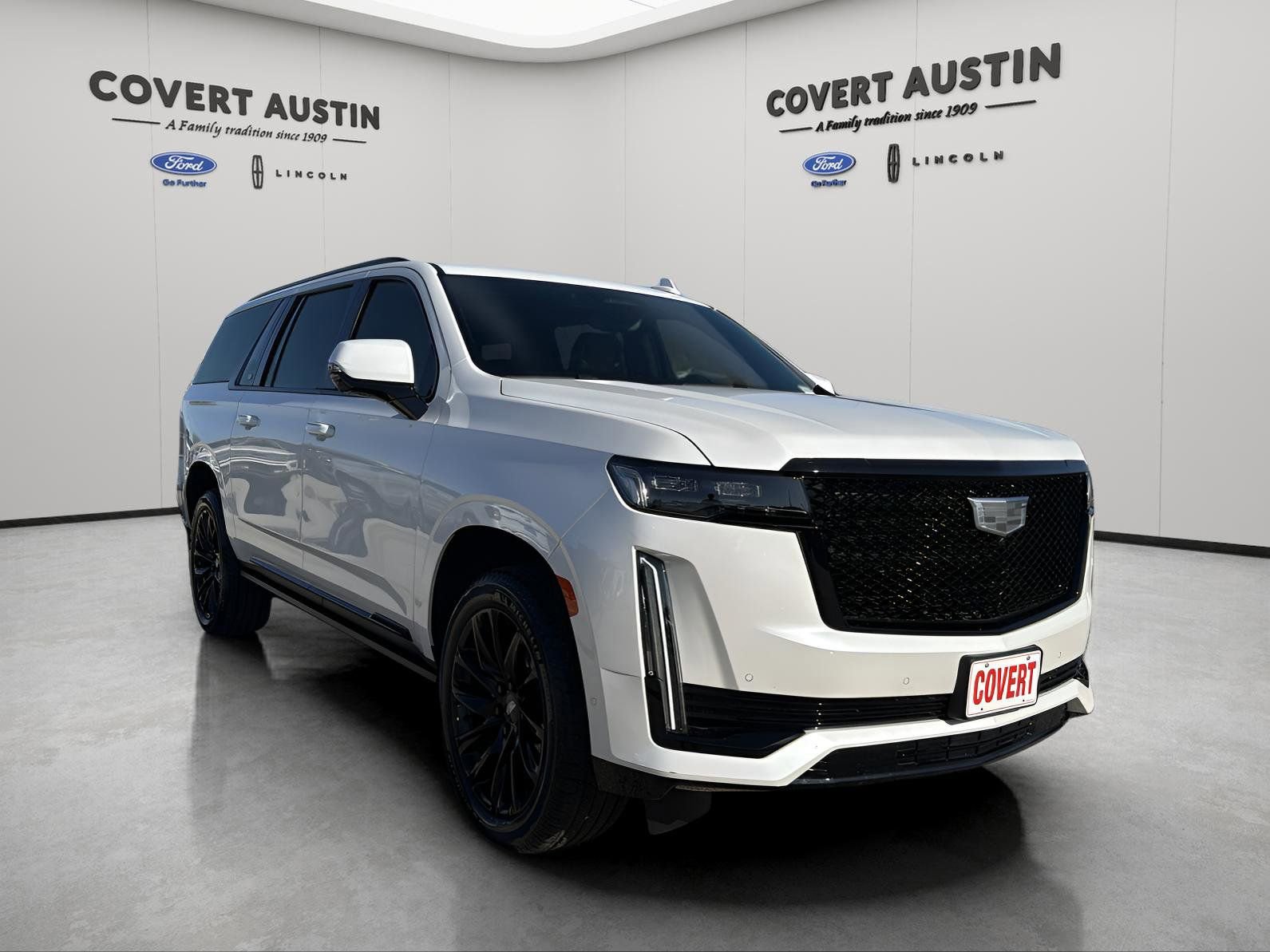 Used 2022 Cadillac Escalade ESV Sport w/ Touring Package image 7