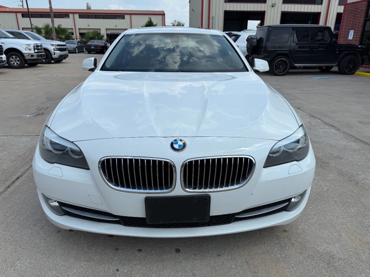 Used 2013 BMW 528i xDrive Sedan AWD/4WD image 2