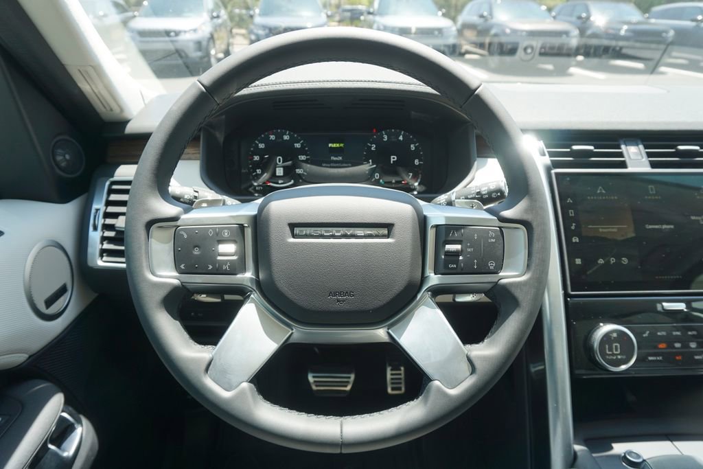 New 2025 Land Rover Discovery Dynamic SE image 10