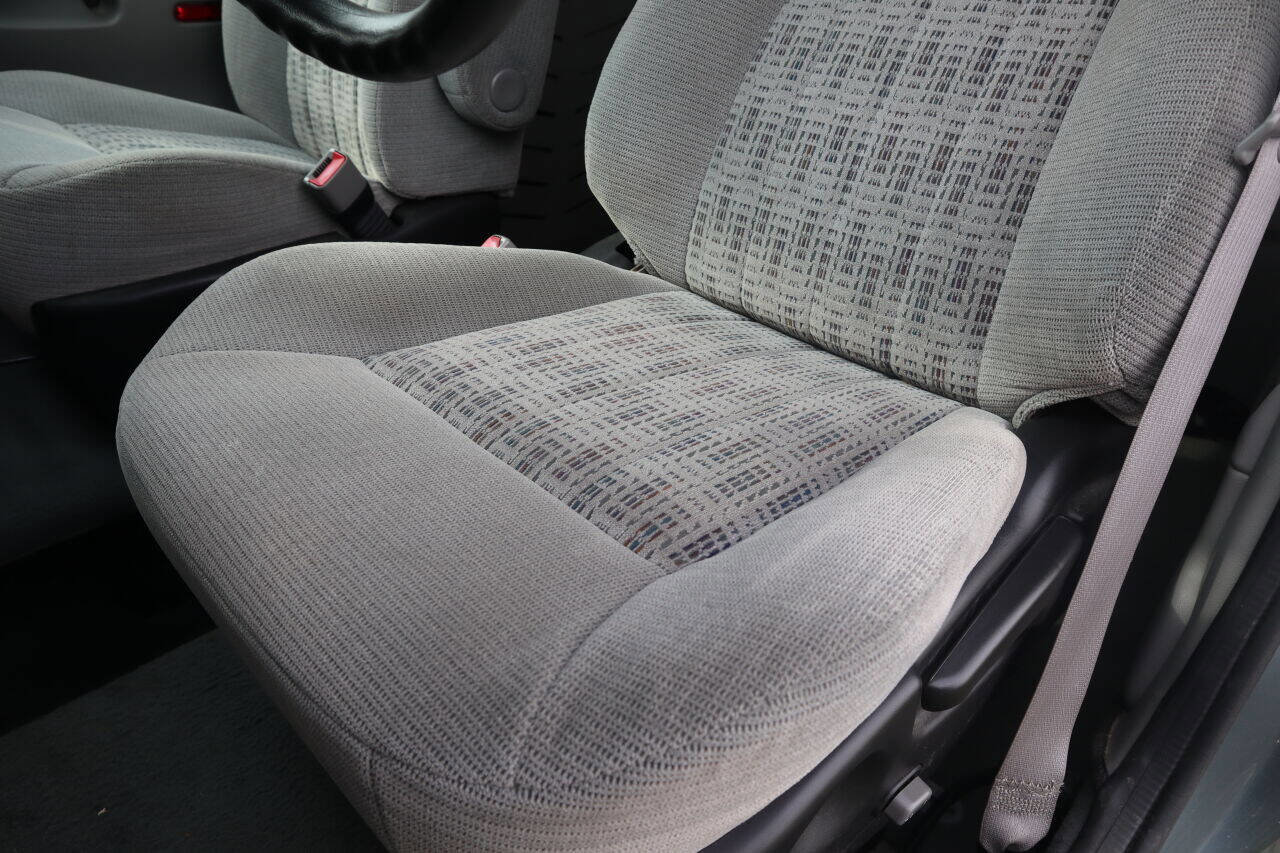 Used 2004 Chevrolet Venture LS w/ Easy Order Package image 11