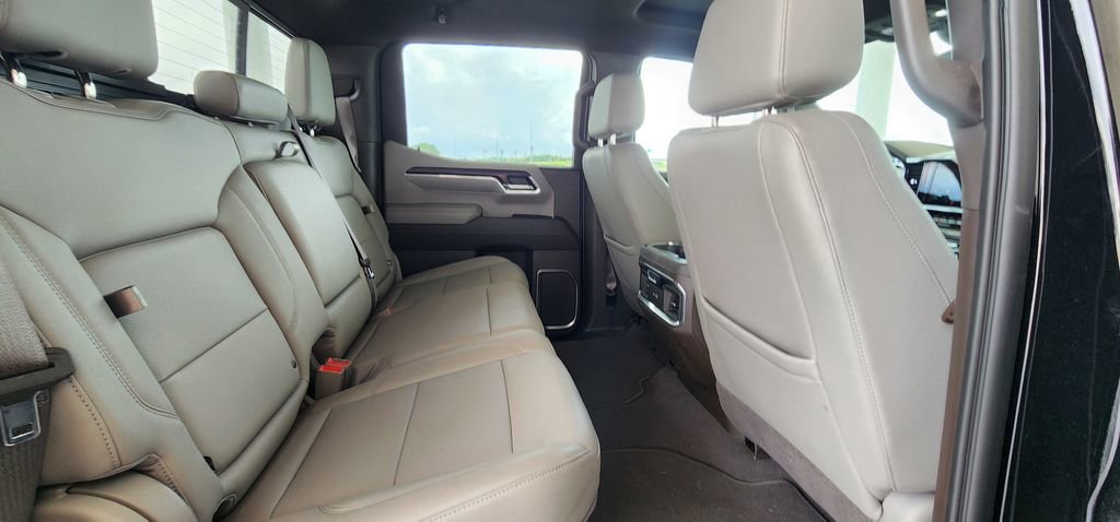 Used 2023 GMC Sierra 1500 SLT w/ SLT Premium Package AWD/4WD image 21