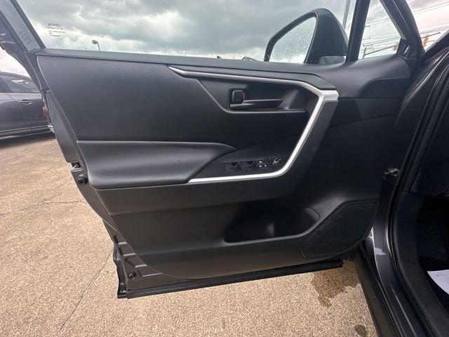 Used 2023 Toyota RAV4 LE AWD/4WD image 25
