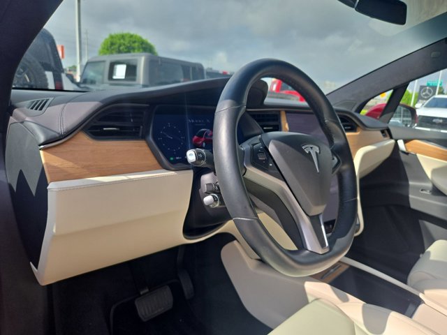Used 2020 Tesla Model X Long Range image 10