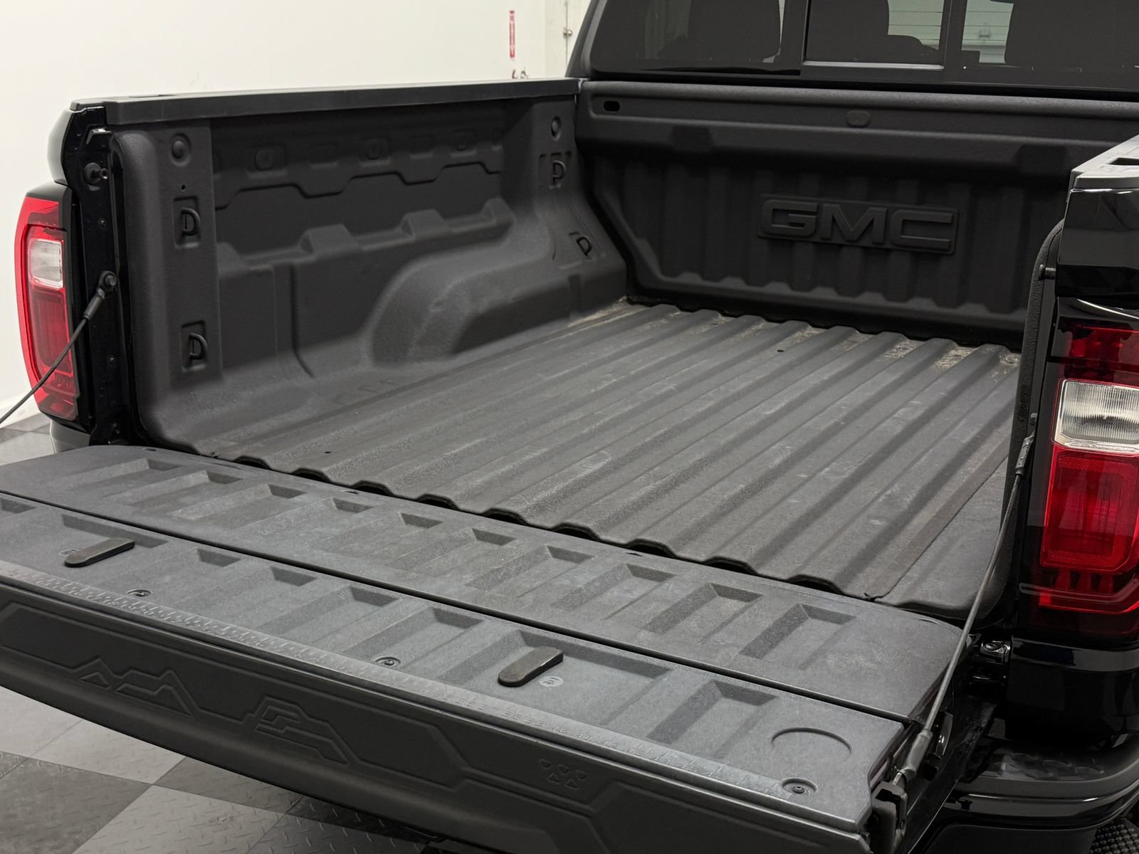 Used 2023 GMC Canyon Elevation w/ Convenience Package AWD/4WD image 15