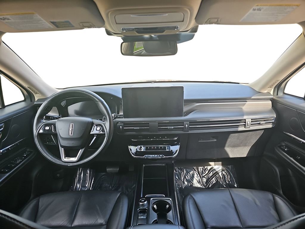 Used 2023 Lincoln Corsair Reserve image 9