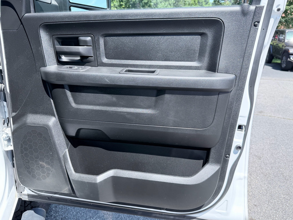 Used 2025 RAM 3500 Tradesman AWD/4WD image 28