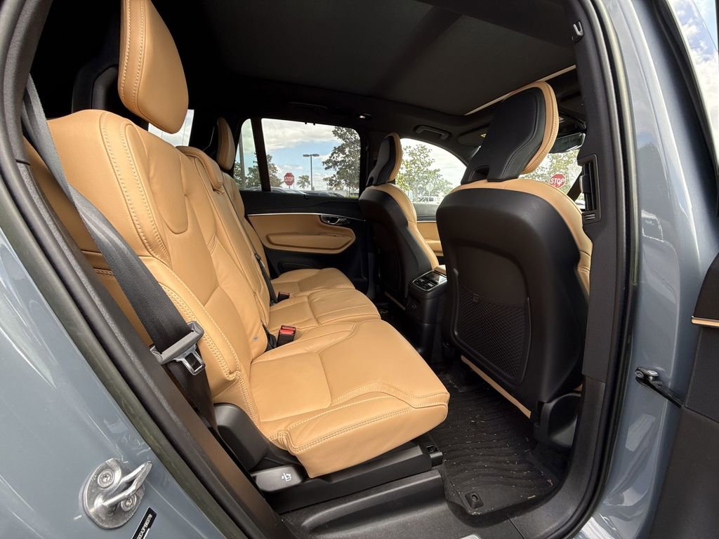 Used 2023 Volvo XC90 T8 Ultimate w/ Protection Package Premier image 17