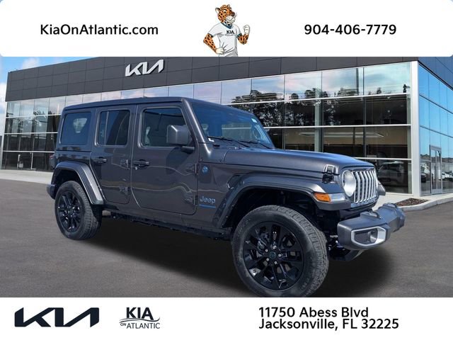 Used 2025 Jeep Wrangler Unlimited Sahara w/ Safety Group image 1